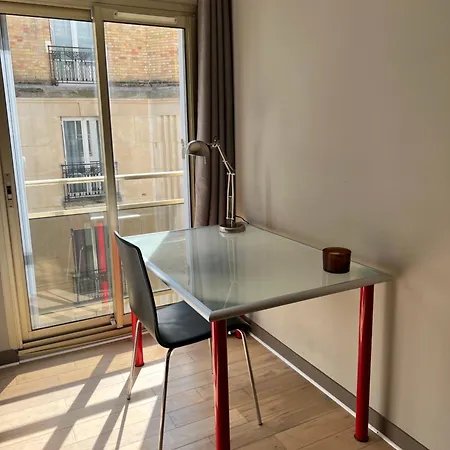Your Parisian Hideaway - Entire Homestay